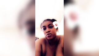 Une Ivorienne chaude Aichata kone qui fait la fête seule