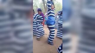 jolie Femme  de burkina fasso danse