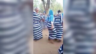 jolie Femme  de burkina fasso danse
