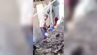 Elle donne sa pour  iphone_11 il n'a pas fini elle part