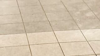 Surpris sa femme nu dans l'hôtel