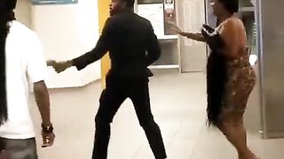 Surpris sa femme nu dans l'hôtel