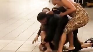 Surpris sa femme nu dans l'hôtel