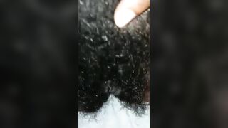 Arkia avec une bonne chatte poilue