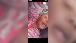 Latina avec Gros cul se prépare pour Baise