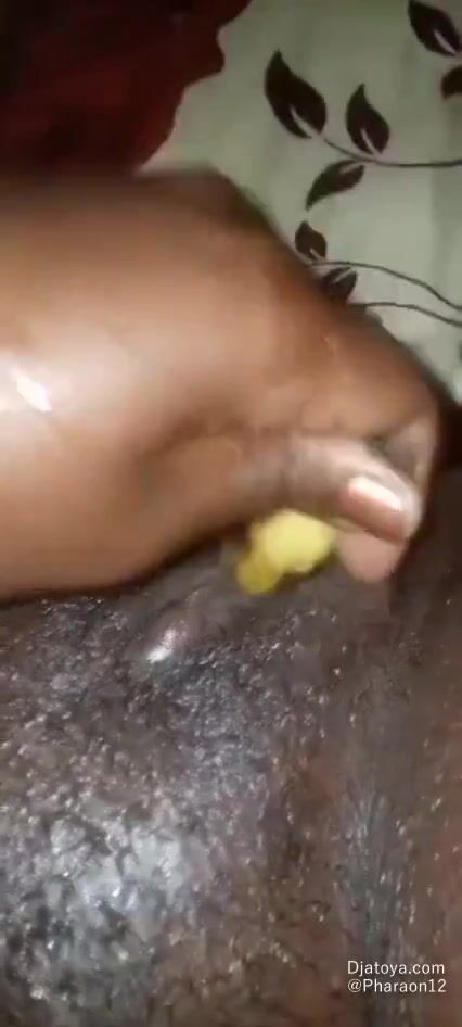 Lavielle avec une banane ? 1