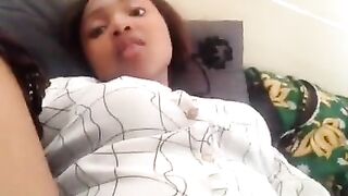 Très belle femme avec une jolie chatte
