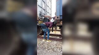 Ils osent faire l'amour en gare