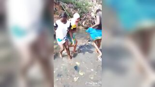 Trois filles burkinabè