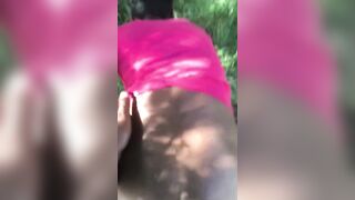 je la baise en brousse