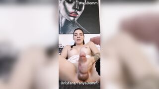 Énorme_bite_d'une femme