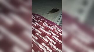 Une mère malienne fait une vidéo