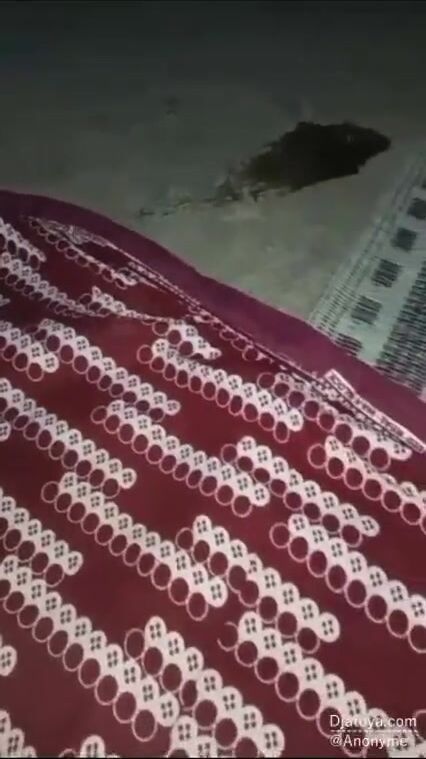 Une mère malienne fait une vidéo