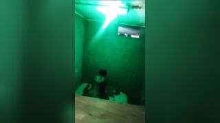Il baise sa copine