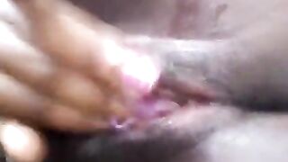 Elle se doigte bien