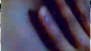 Ma jolie congolaise chante pour moi et masturbation son jolie vagin mouillé