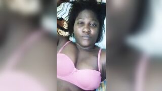 Slip décaler tu peux voir une chatte poilue et cremeuse