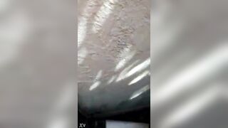 Derriere un immeuble rapide