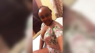 Femme marie dans un hôtel bamako