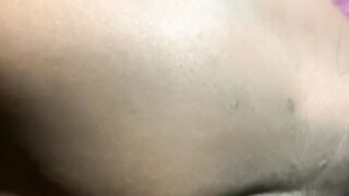 Grosse femme chatte rasée bien baisé en brutal