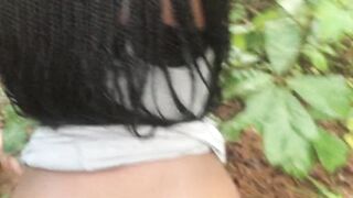 Baise anale forte au forêt
