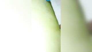 Une fille claire chez son mec 01