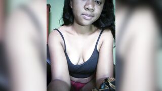Jeune malgache masturbe