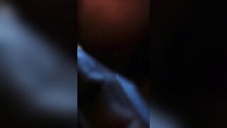 Elle veut baise dans le bar du quartier