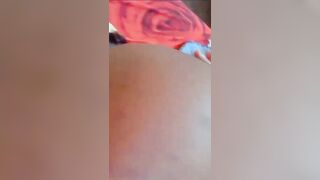 J,ATTENS UN GROS PENIS