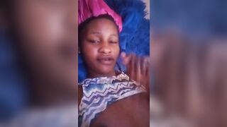 FEMME SEXY se DOIGTANT