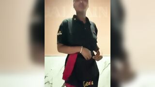 Elle a fait une pause dans son travail pour me faire cette vidéo nude