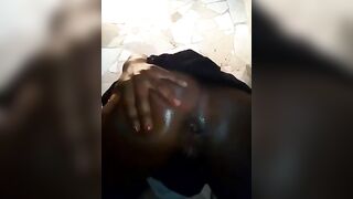 Jeune étudiante déshabille