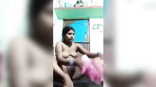 Desi new girl fingering
