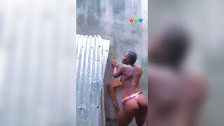 Une meuf trop sexy qui danse bien