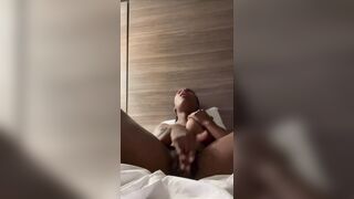 J'adore me toucher la chatte jutteuse 4