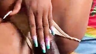 Elle a fait jouir cet grande bite en une minute