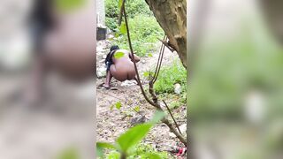 Mzansi woman pissing in public