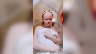 Albino slut