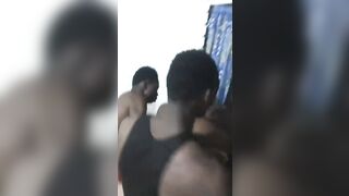 Elle se fait baisé par plusieurs jeunes part 2