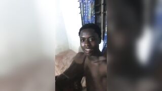 Elle se fait baisé par plusieurs jeunes part 2