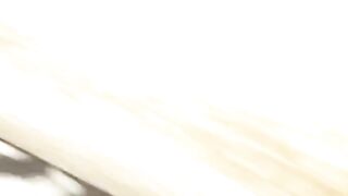 Elle ne veut pas être remarqué.