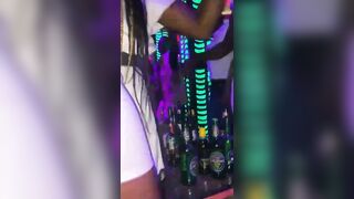 Film sa chatte pendant quelle danse