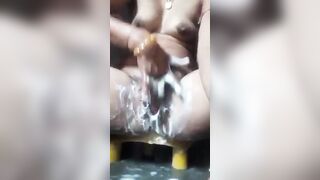 Excitée je me masturbe et jouis tres fort 4