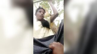 Indien faisant l'amour dehors 1