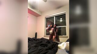 Elle faisait trop de bruit en lui tapant la chatte