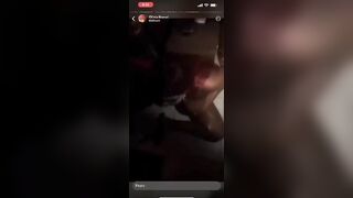 Club privé avec femme fontaine.