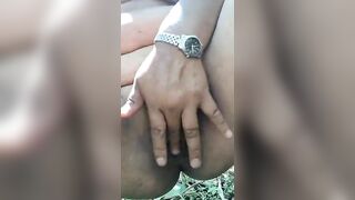 Excitée Elle se masturbe pour moi 4