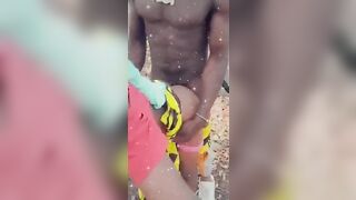 Baise dans la nature du village