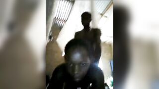 Baisé sa cousine en plein journée quand personne n’est à la maison