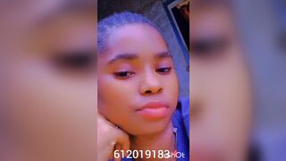 Toujours lha mefiante en pleine masturbation